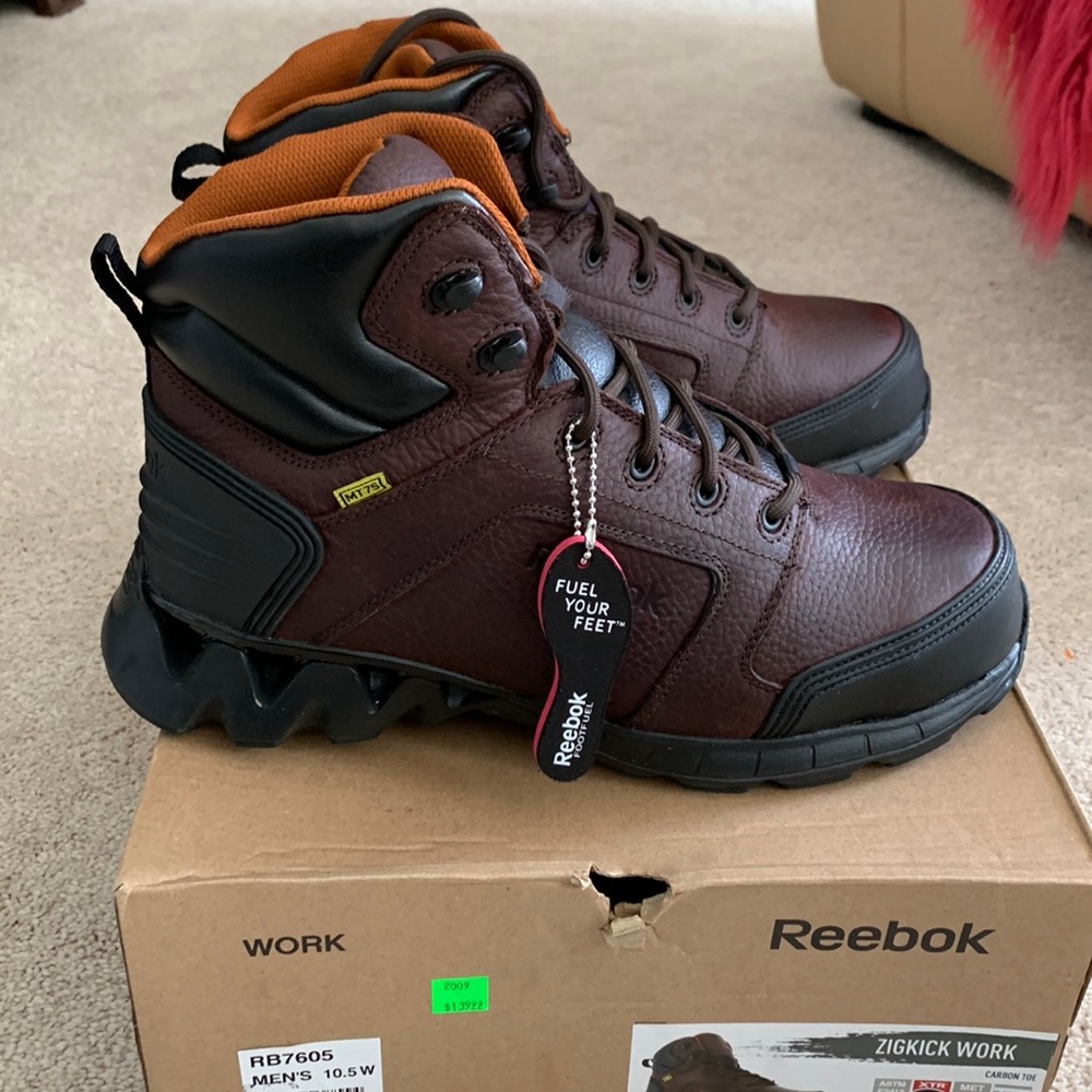 Steel toe work boots. 10.5 W size. Met Guard and Carbon toe. Reebok boots.